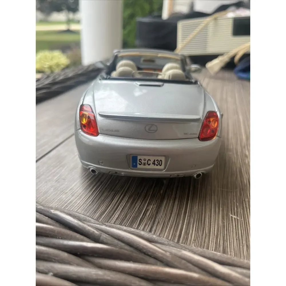 Diecast Maisto Lexus SC 430 Special Edition 1:18 Scale